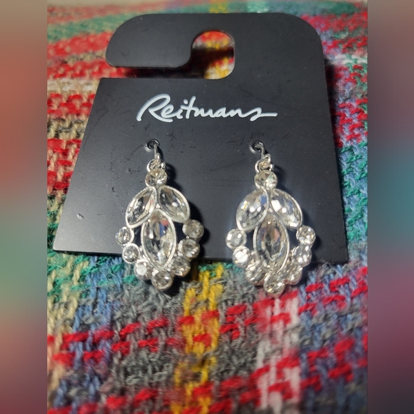Reitmans Crystal Earrings - Picture 3 of 4
